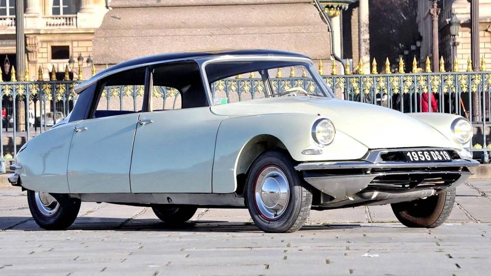 8-Citroen-DS-960×600