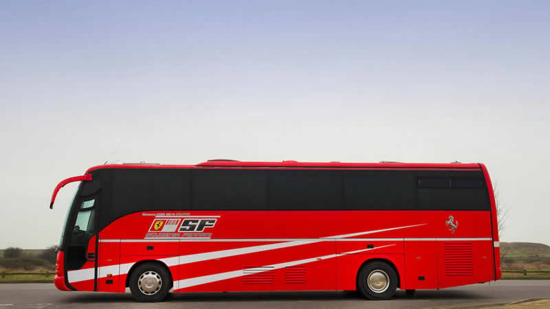 Ferrari_Bus2