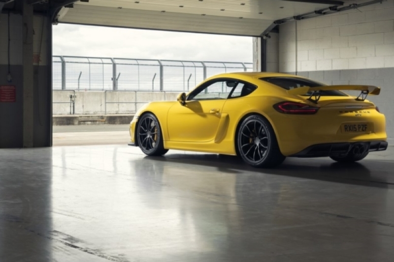 Porsche-Cayman_GT4-2016-1280-20-750x400_c