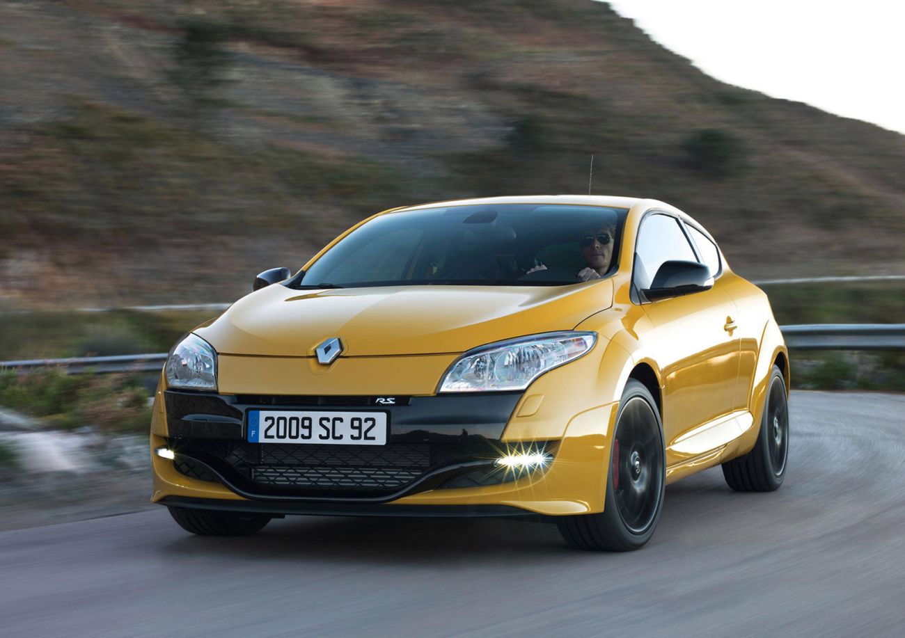 Renault-Megane_RS-2010-1600-01