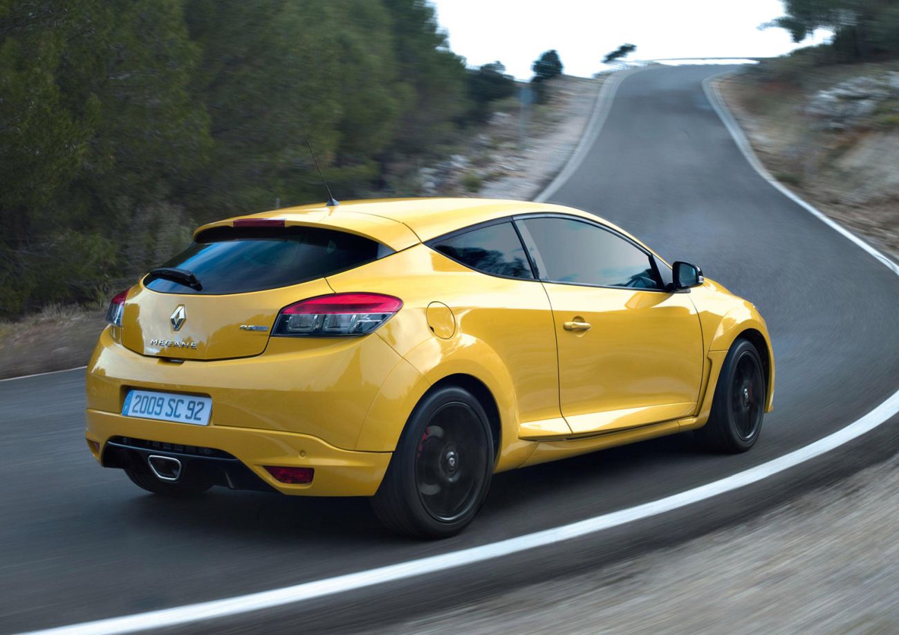 Renault-Megane_RS-2010-1600-0e