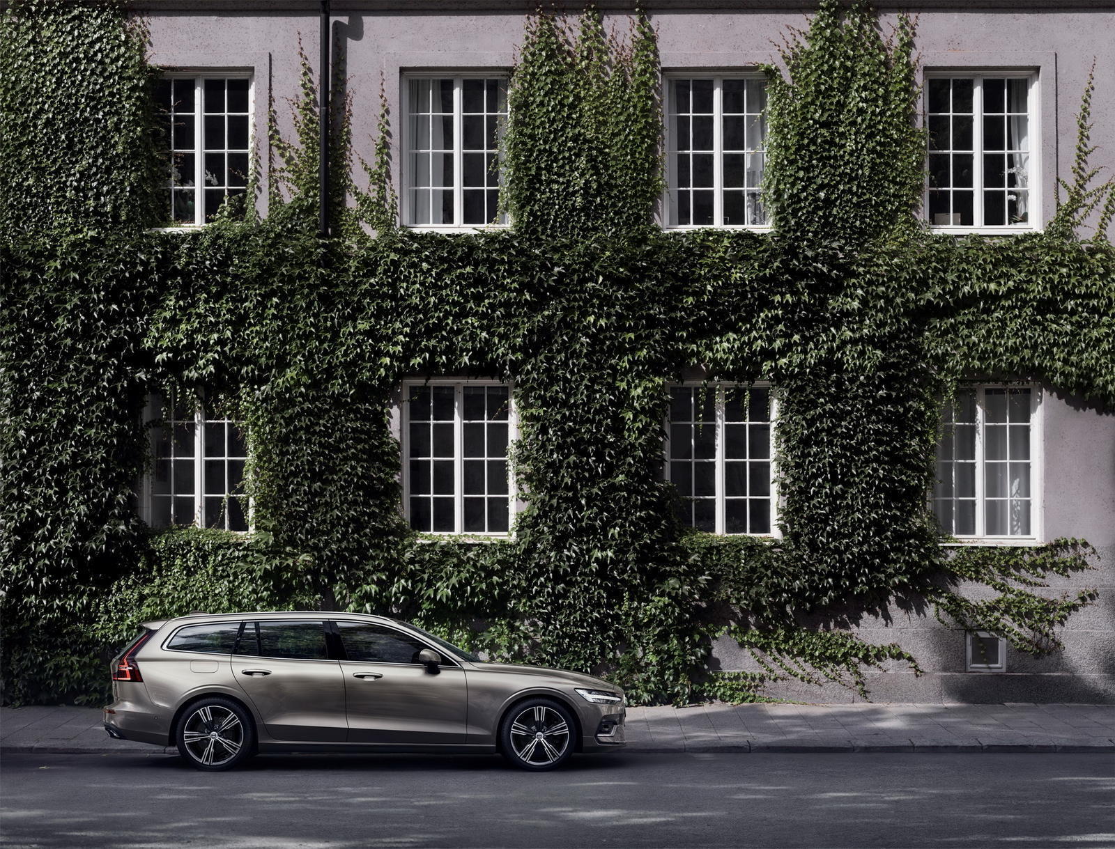 New Volvo V60 exterior