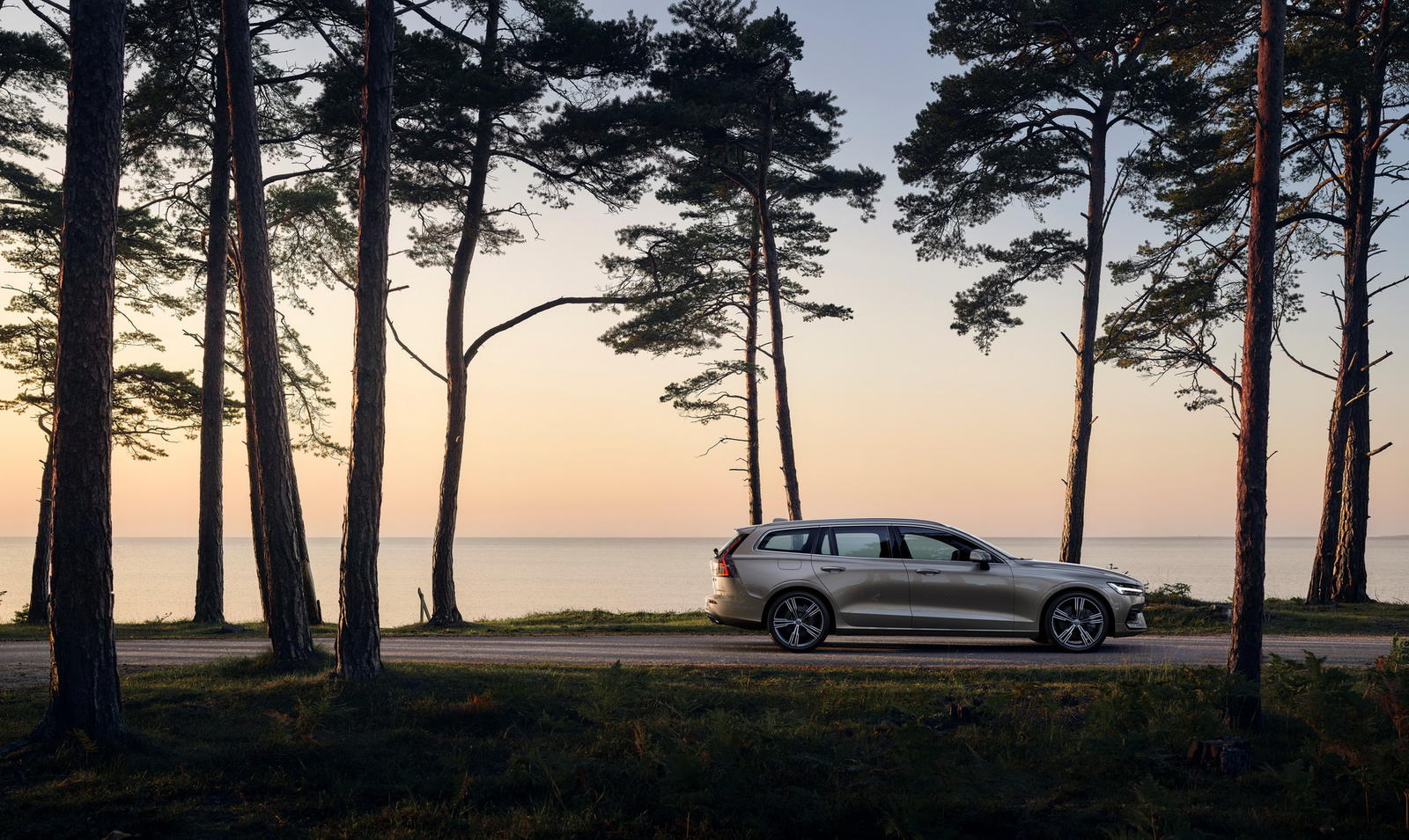 New Volvo V60 exterior