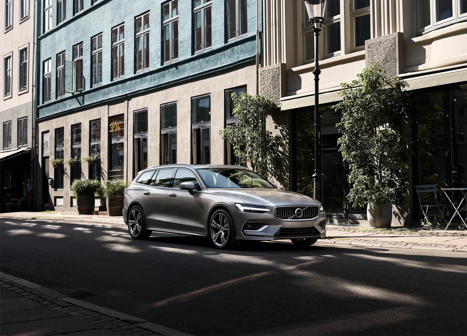 New Volvo V60 exterior