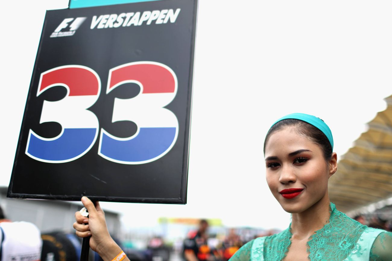 grid girls (11) Red Bull