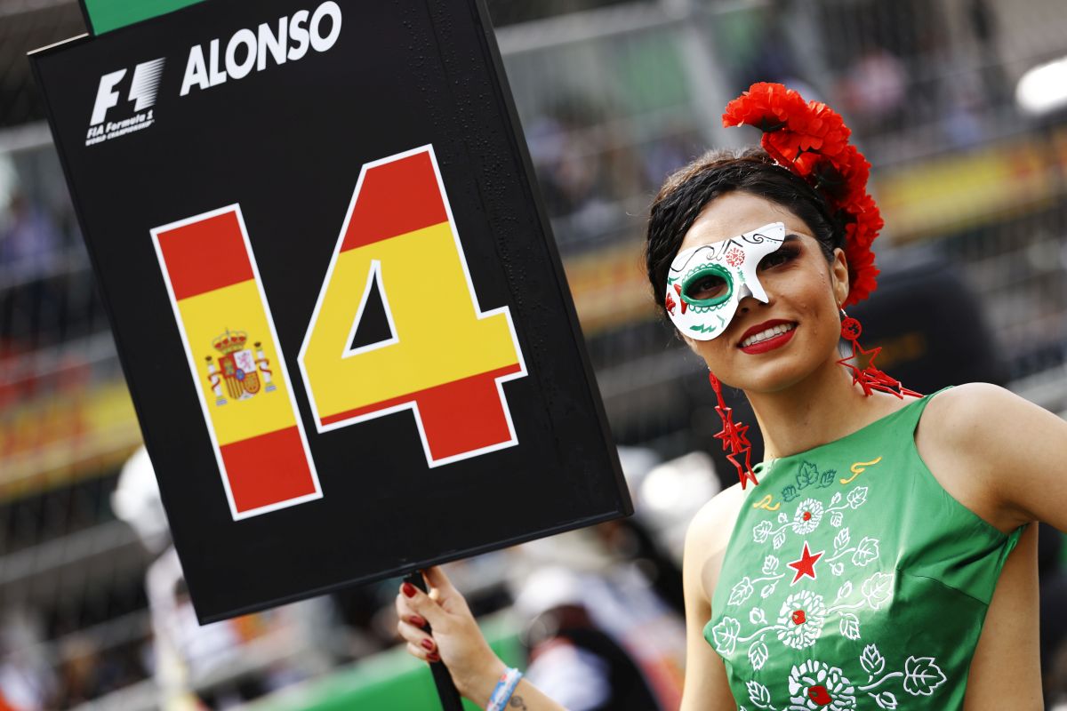 grid girls (2)