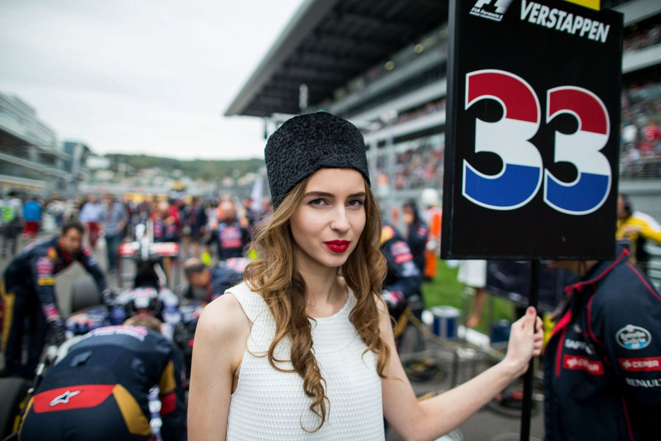 grid girls (5) Red Bull