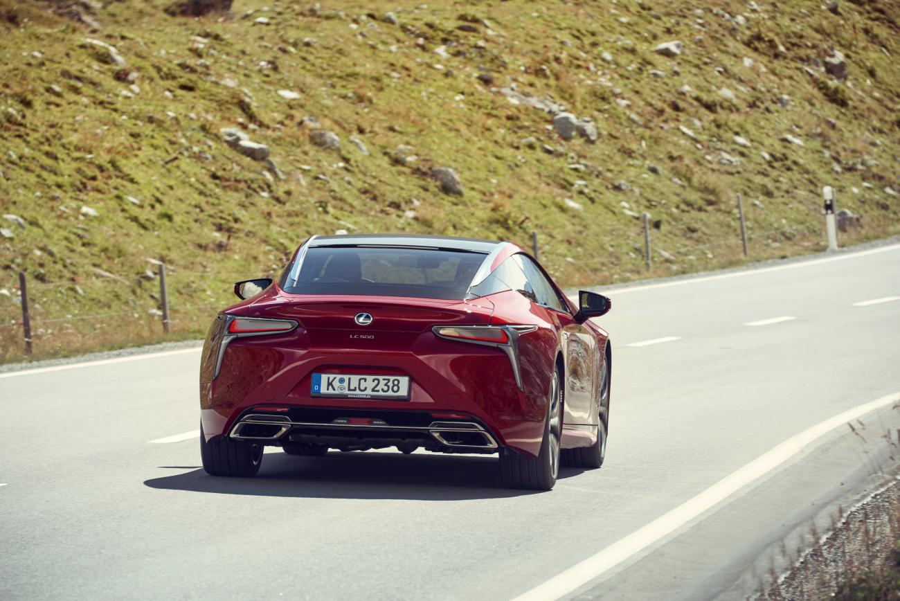 lexus-lc500-dynamic-016