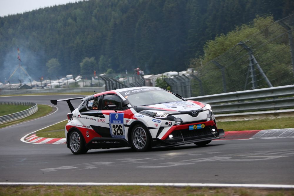 toyota_c-hr_-_24h_nurburgring_1