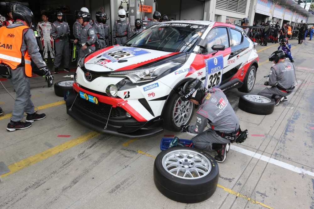 toyota_c-hr_-_24h_nurburgring_2