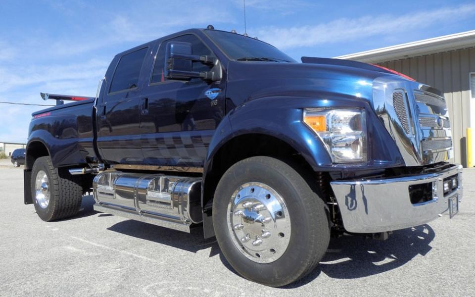 2-Commuter-Ford-F-650-1024×640-960×600