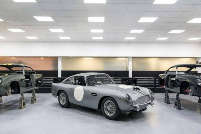 3 Aston_DB4GT-768×477