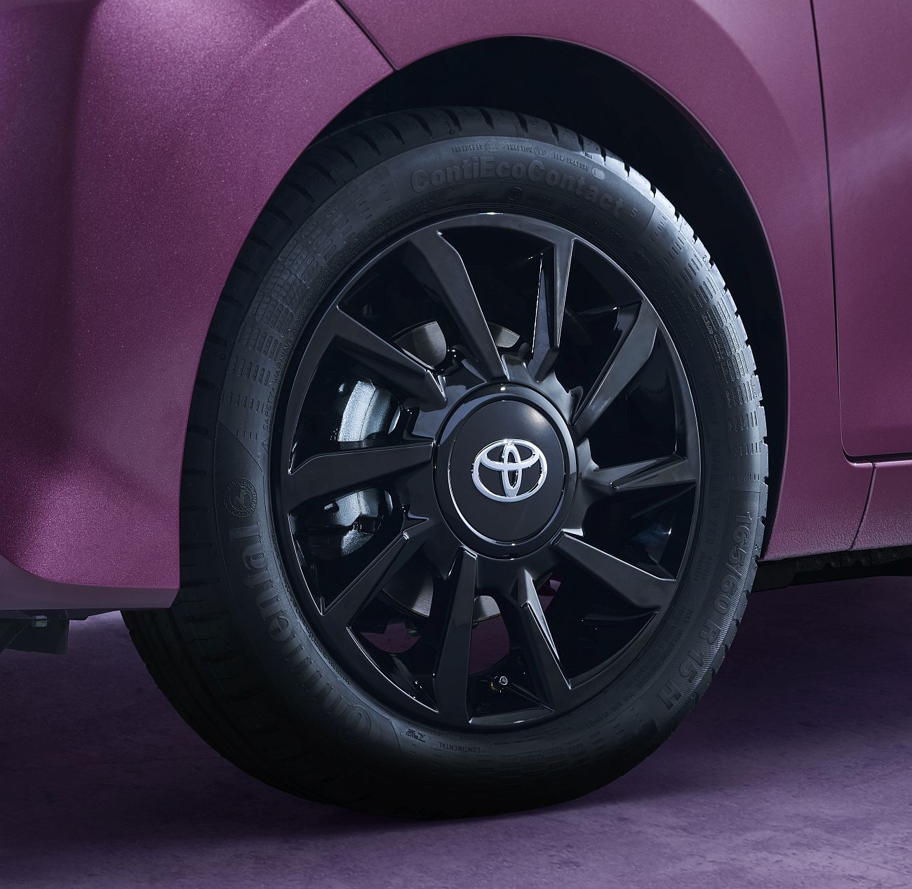 AYGO_14_Details_Wheel