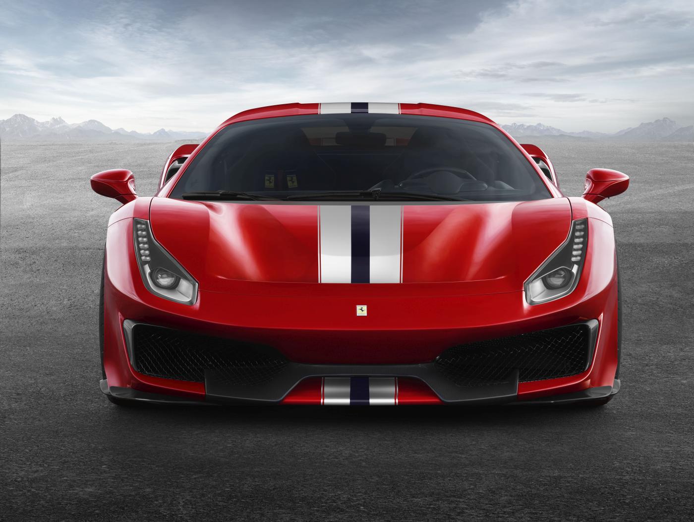 Ferrari 488 Pista (1)