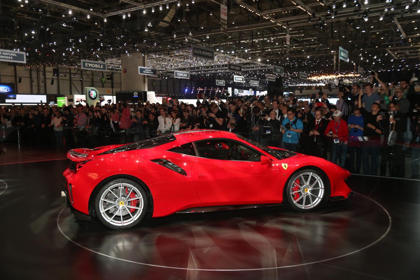 Ferrari 488 Pista (5)