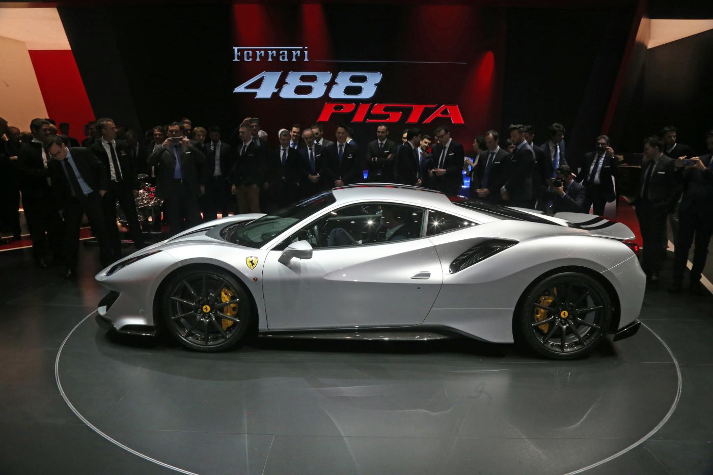 Ferrari 488 Pista (9)