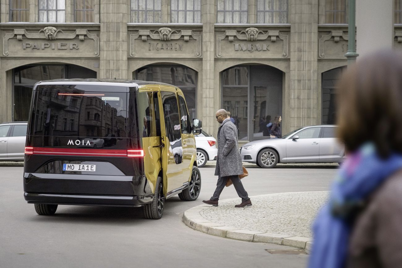 MOIA präsentiert Ride-Pooling-Konzept mit weltweit erstem elektrischen Ridesharing-Fahrzeug