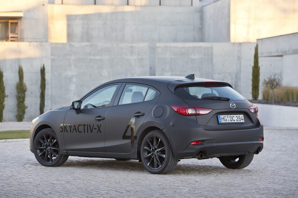 SKYACTIV-X_Porto_Still_04