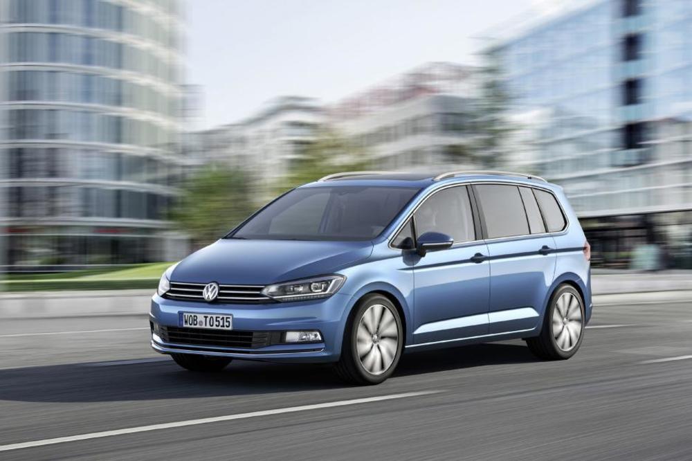 10 Volkswagen-Touran-