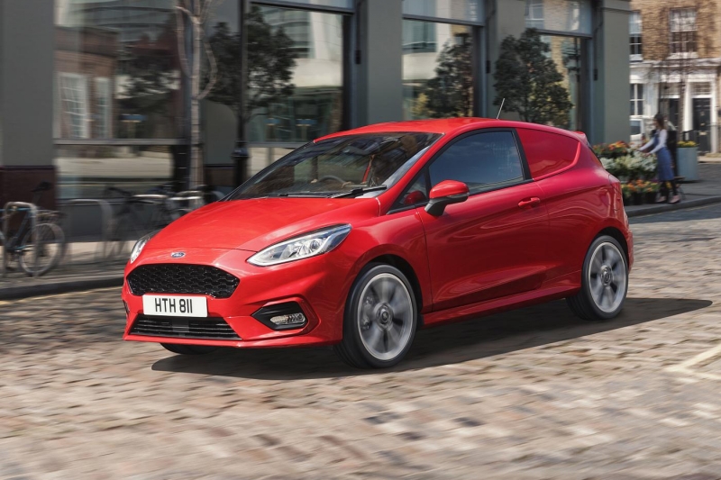 2018_FORD_FIESTA_VAN_01