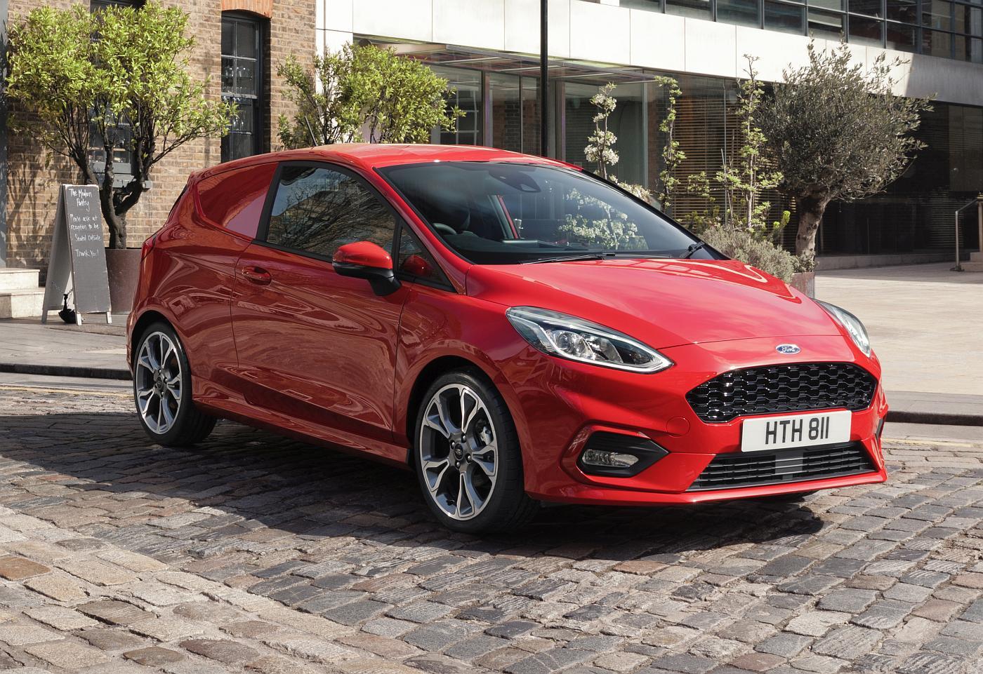 2018_FORD_FIESTA_VAN_02