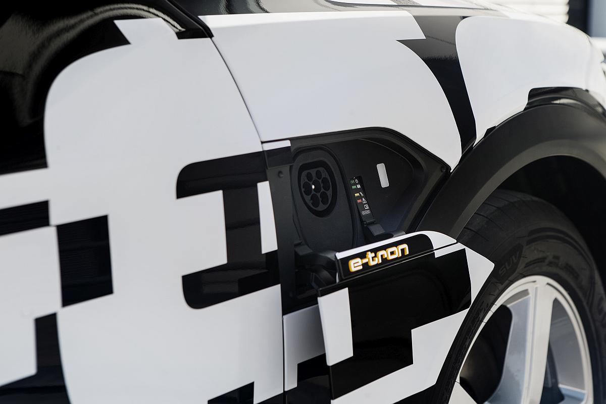 Audi e-tron prototype: Charging