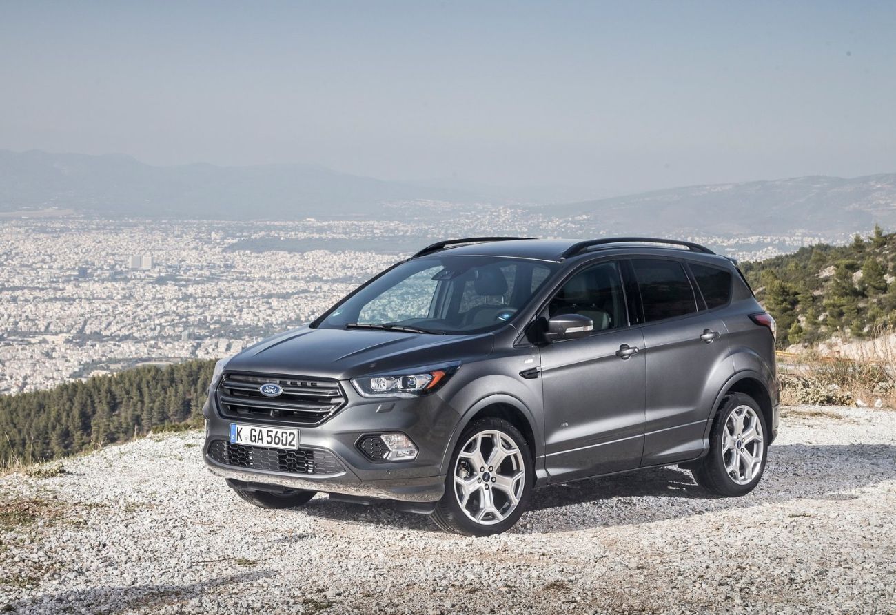 Ford-Kuga-2017-1600-02