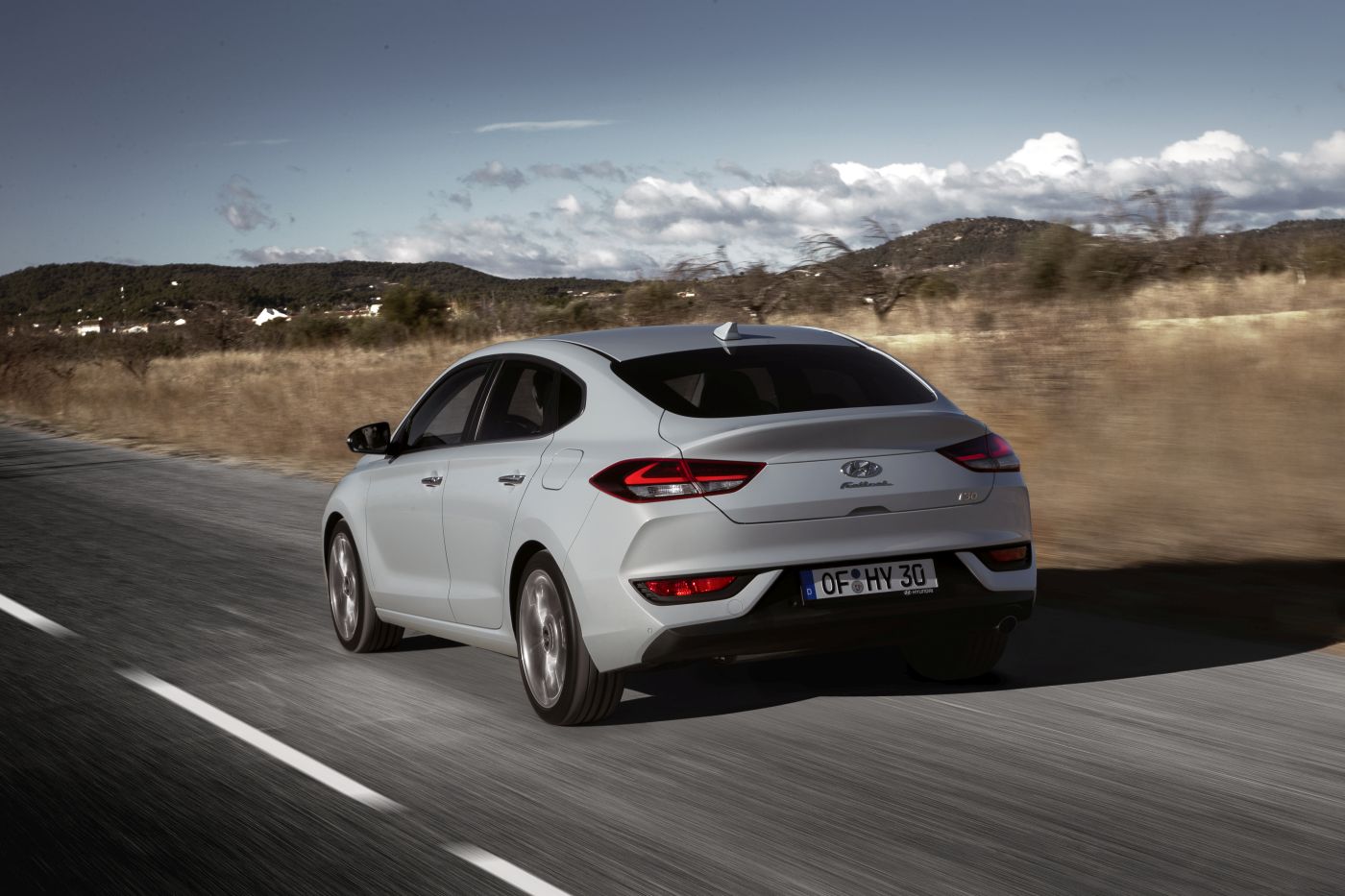 hyundai-all-new-i30-fastback-2018-exterior-29-hires