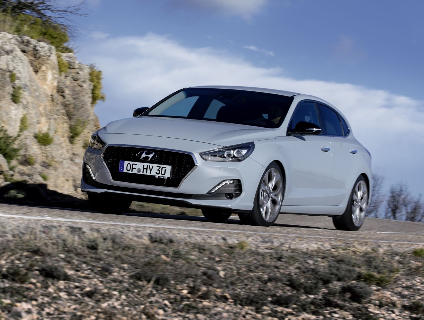 hyundai-all-new-i30-fastback-2018-exterior-32-hires