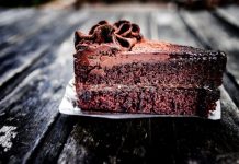 Perca peso a comer bolo de chocolate. Sim, é verdade!