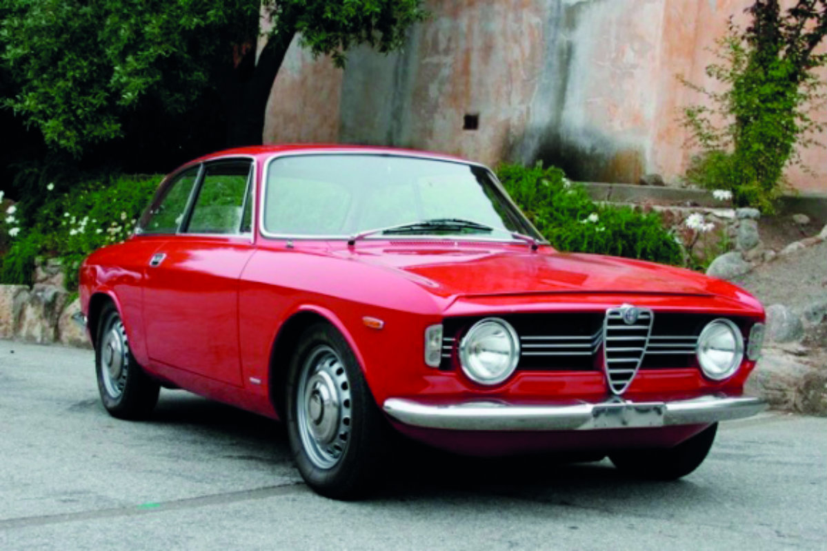 002_1967_Alfa_Romeo_Giulia_Sprint_GT_Veloce