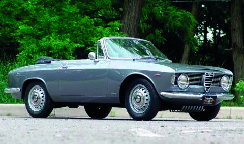009_1965_Alfa_Romeo_105_Giulia_GTC_Convertible_Front_1