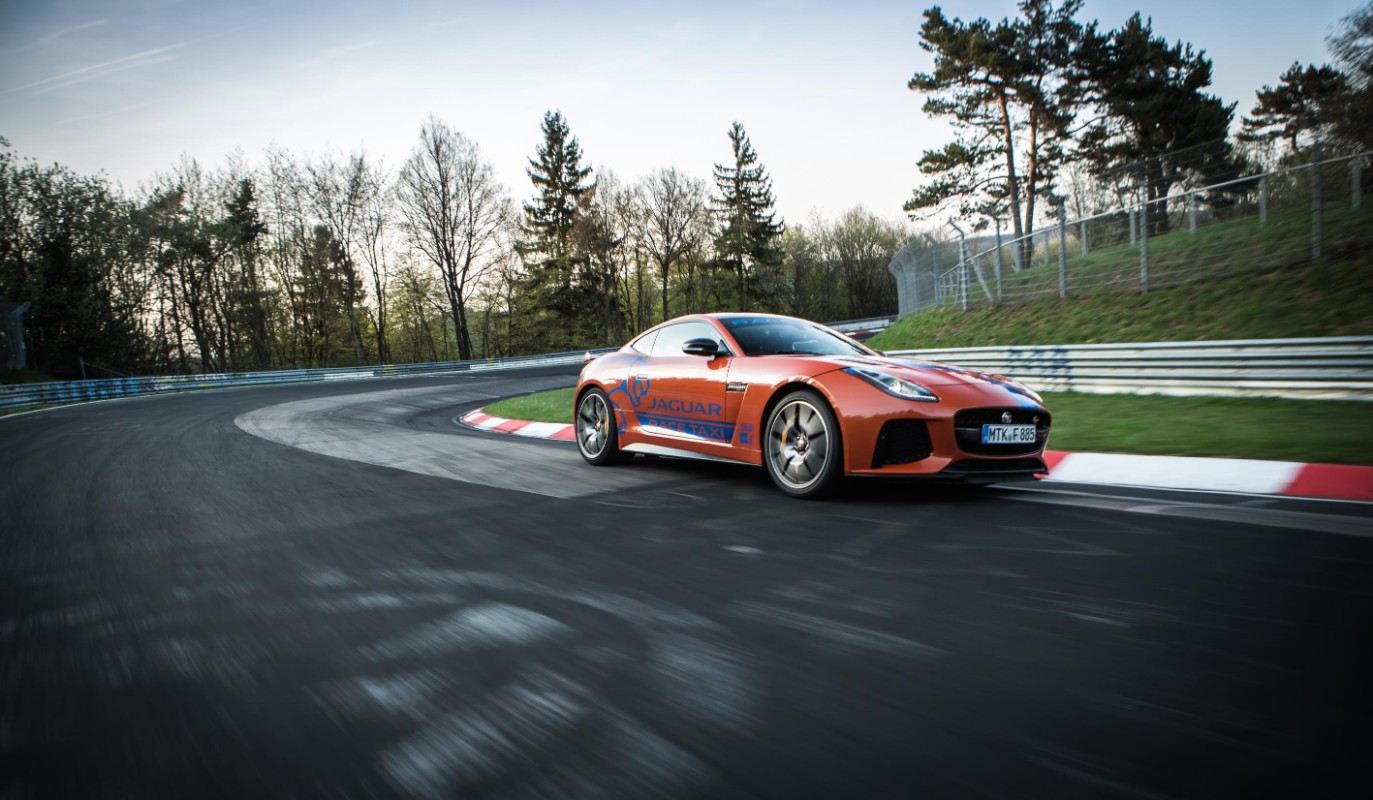 1558583_Jaguar Race Taxi – F-TYPE SVR_A0189