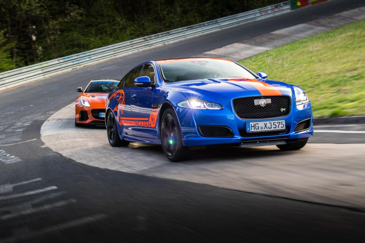 1558597_Jaguar Race Taxi – XJR575_A8608