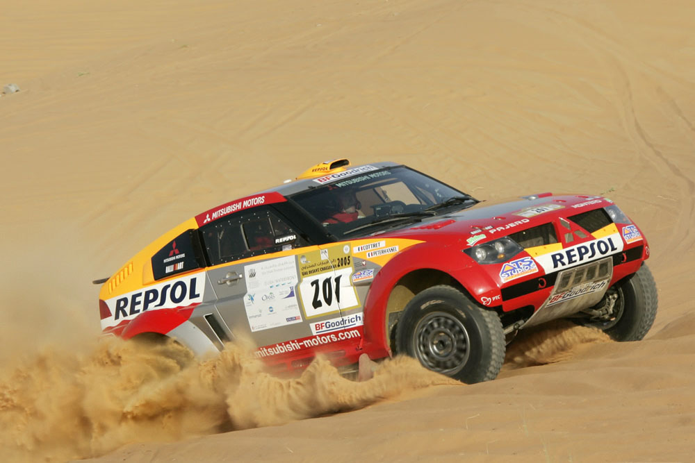 Mitsubishi—s-cross-country-team-completes-stunning-weekend-with-victory-in-UAE-desert-challenge
