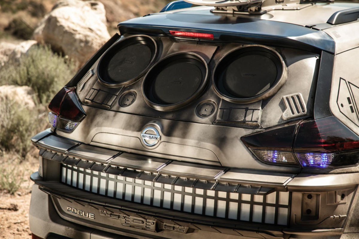 Nissan___Rogue_____Star_Wars_themed_show_vehicle_2