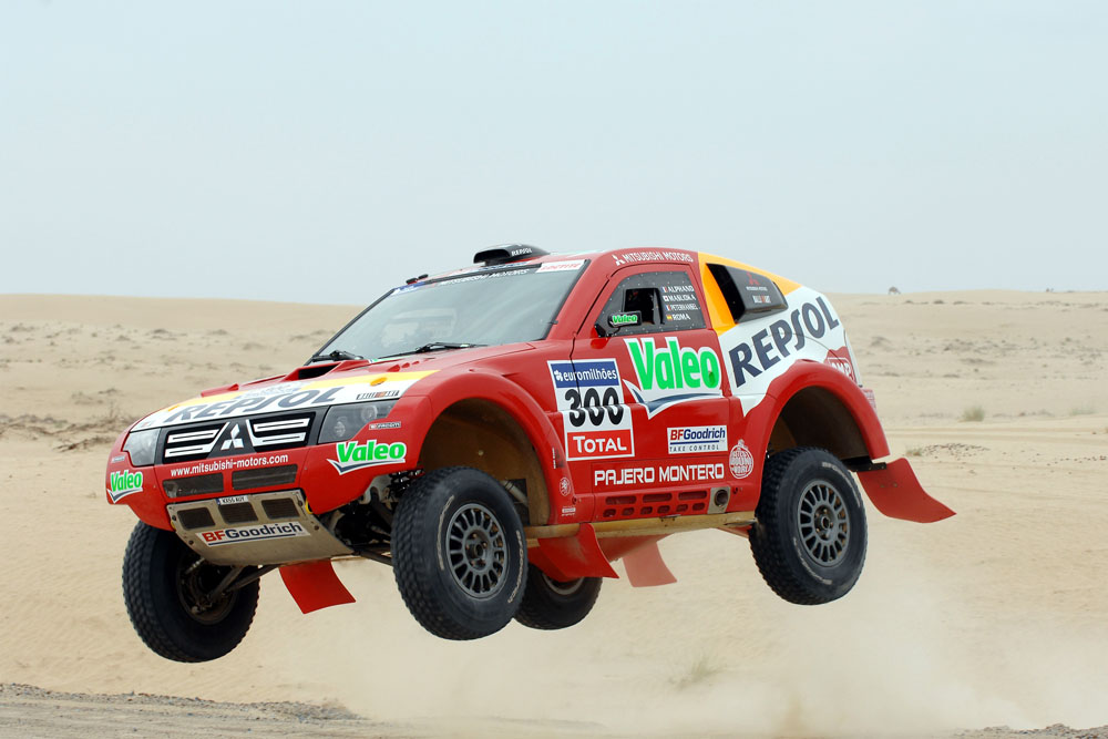 REPSOL-MITSUBISHI-RALLIART-TEAM-PRESENTS-ITS-2008-DAKAR-BID-TO-THE-MEDIA