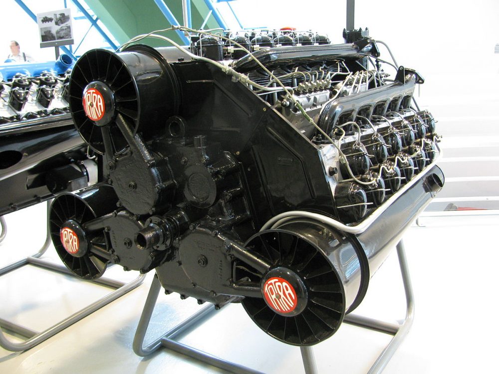 Tatra T955 engine