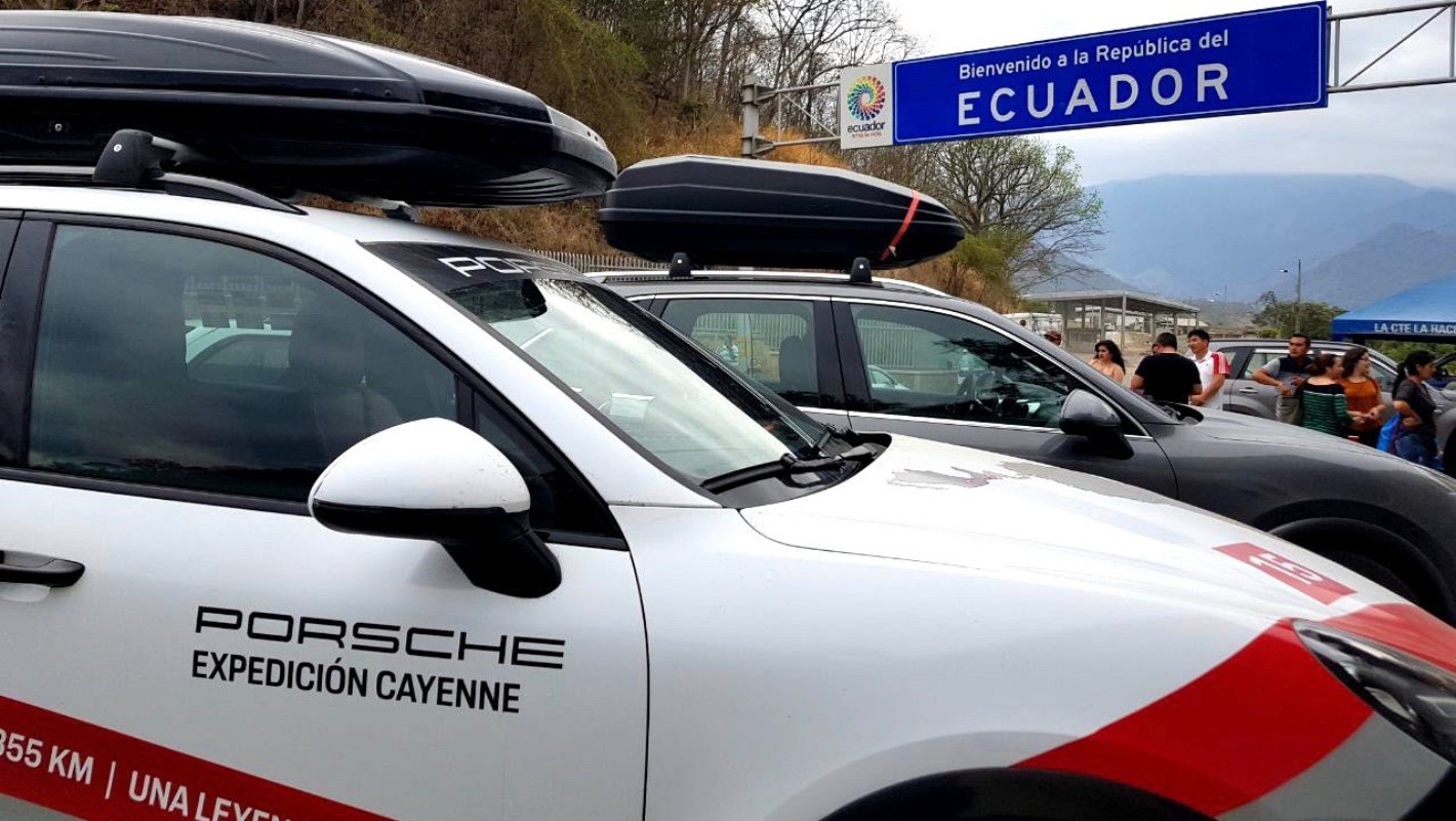 cayenne_s_expedicion_cayenne_border_crossing_between_peru_and_ecuador_2018_porsche_ag