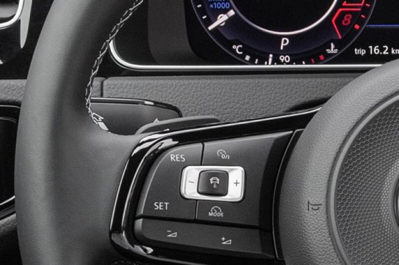 Der neue Volkswagen Golf R und Golf R Variant