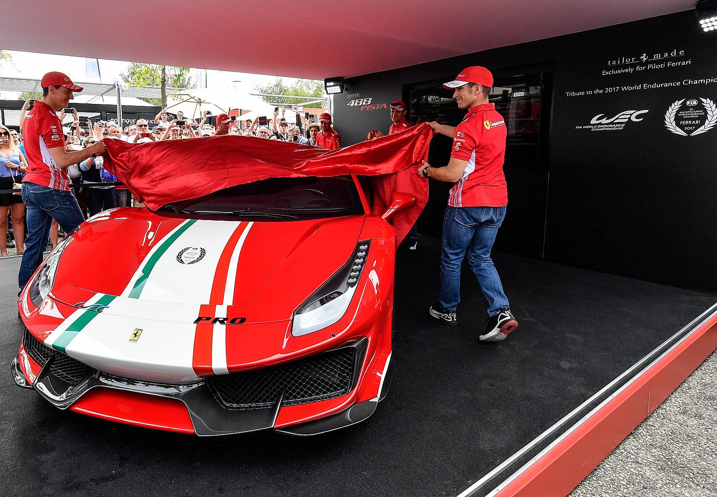 180218-car-ferrari-488-pista-piloti