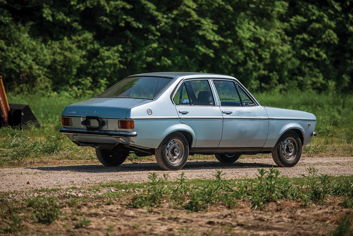 1976-Ford-Escort-1100-GL-Sedan_1