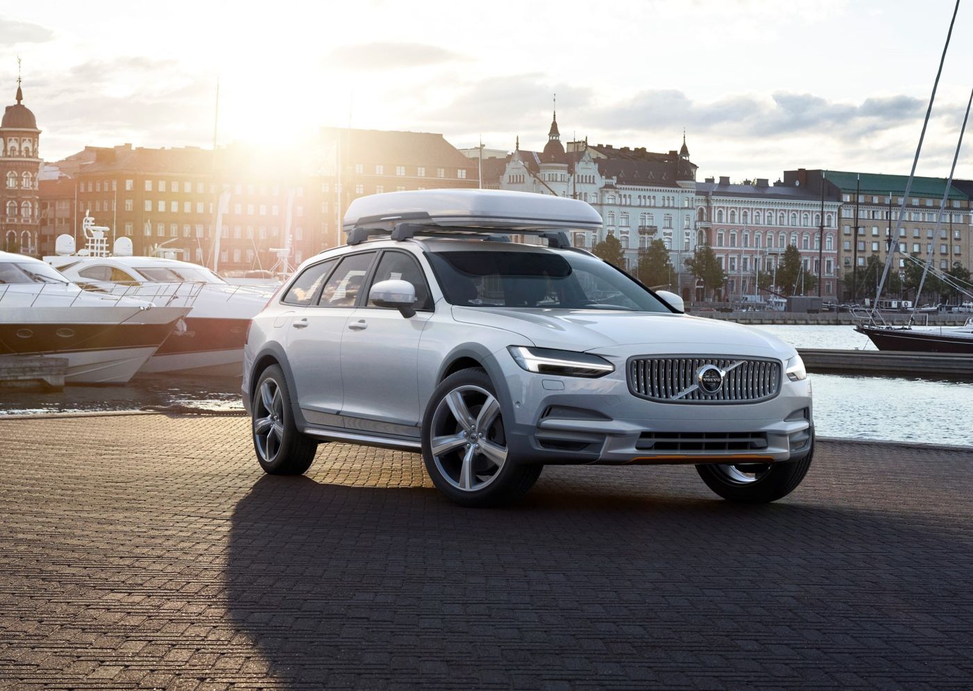 Volvo V90 Cross Country Volvo Ocean Race exterior on location