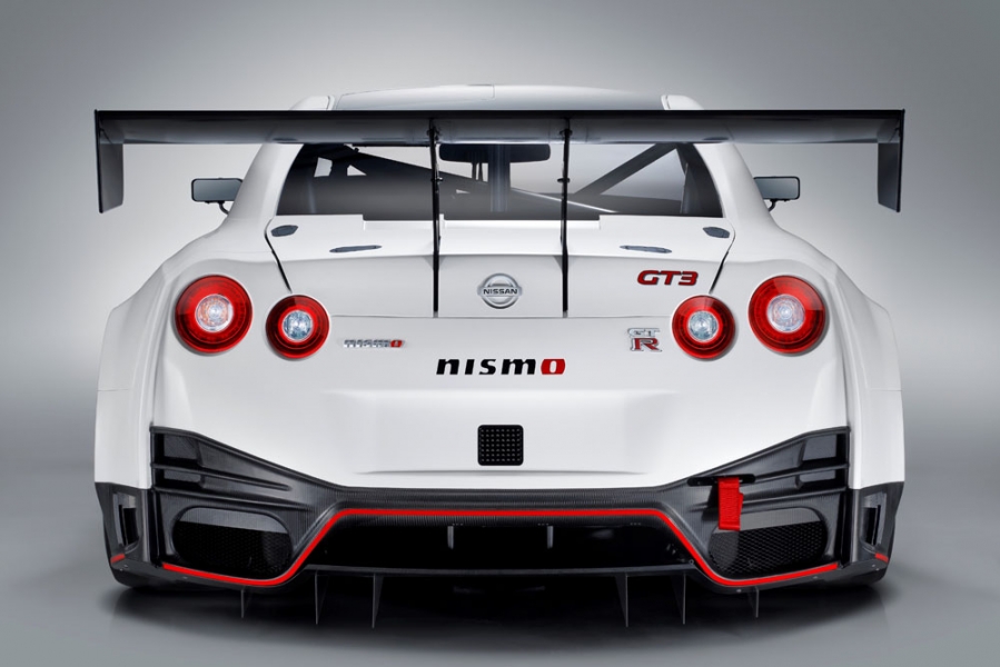 426228216_O_Nissan_GT-R_NISMO_GT3_2018_est_dispon_vel_para_venda-960×600