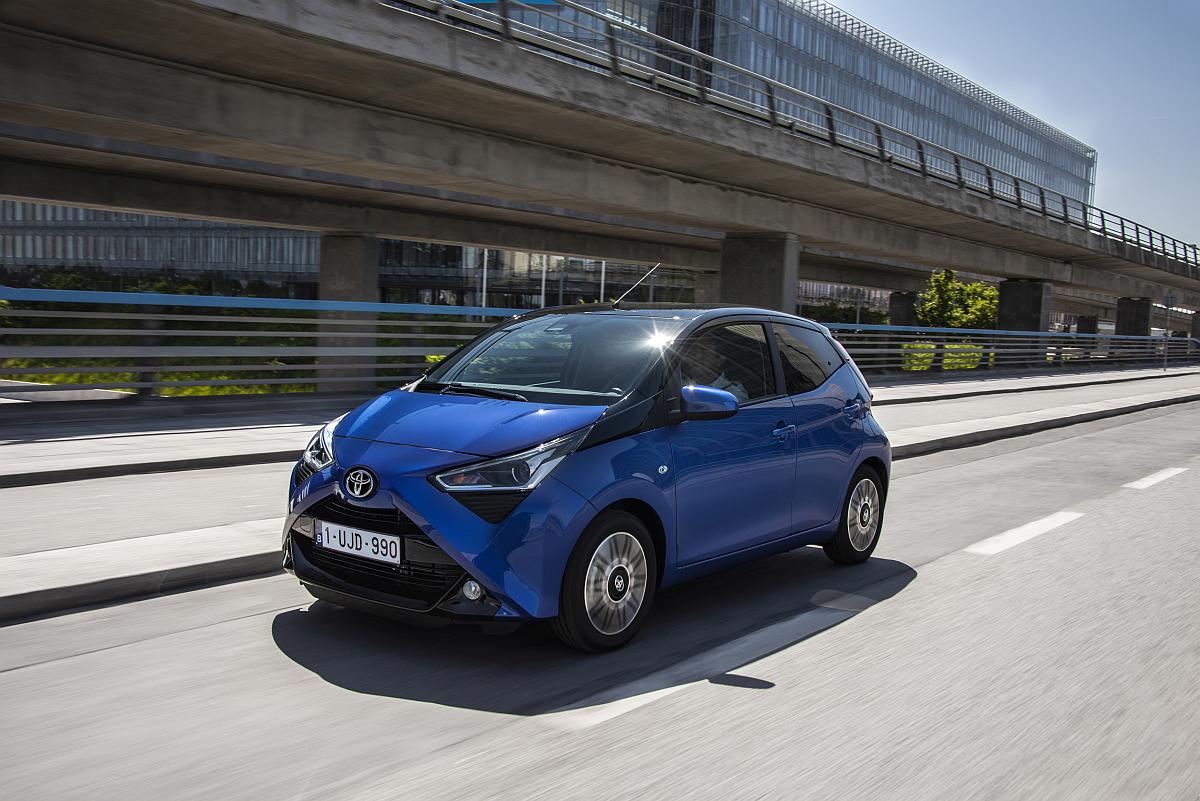 AYGO_Blue_017