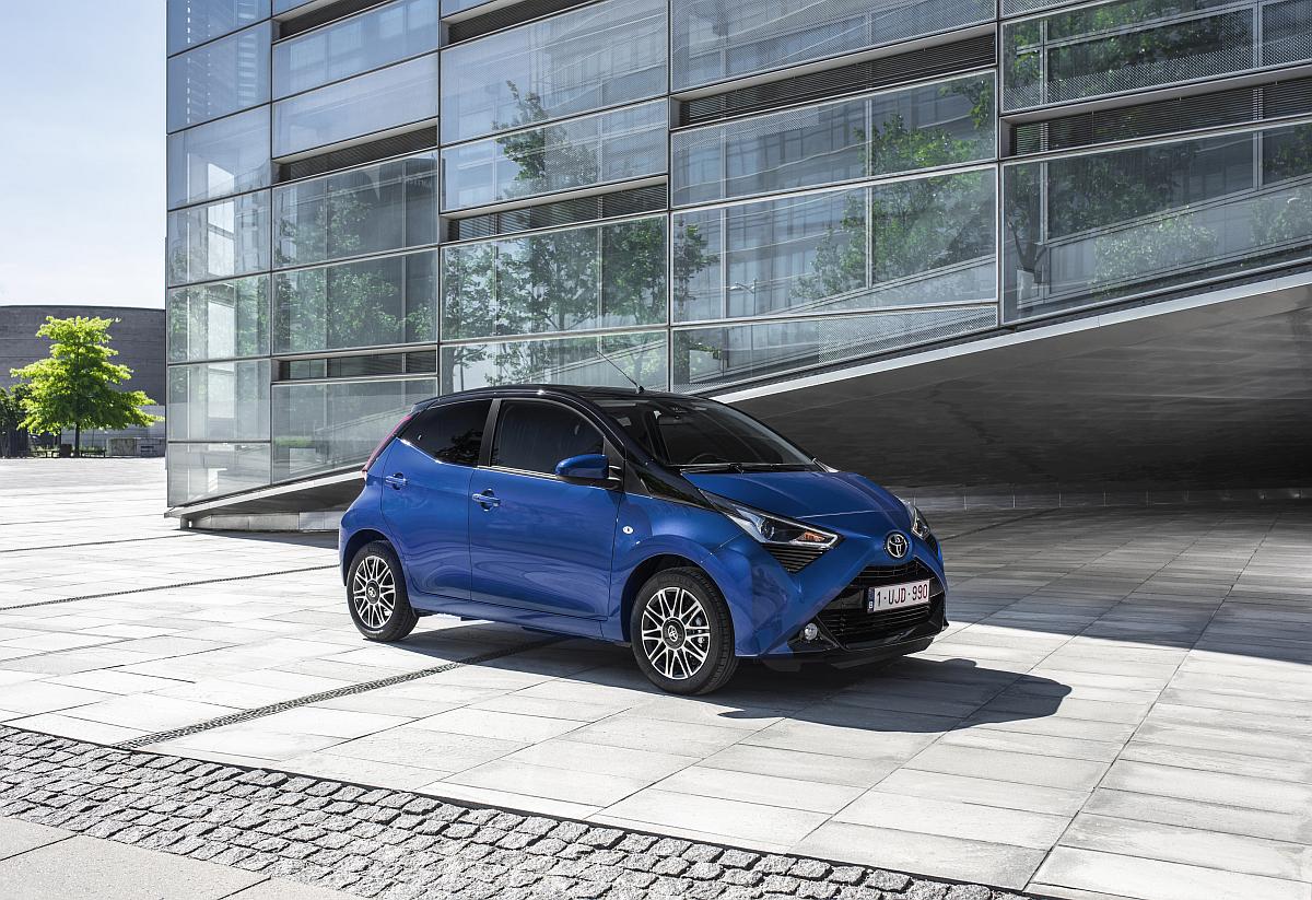 AYGO_Blue_031