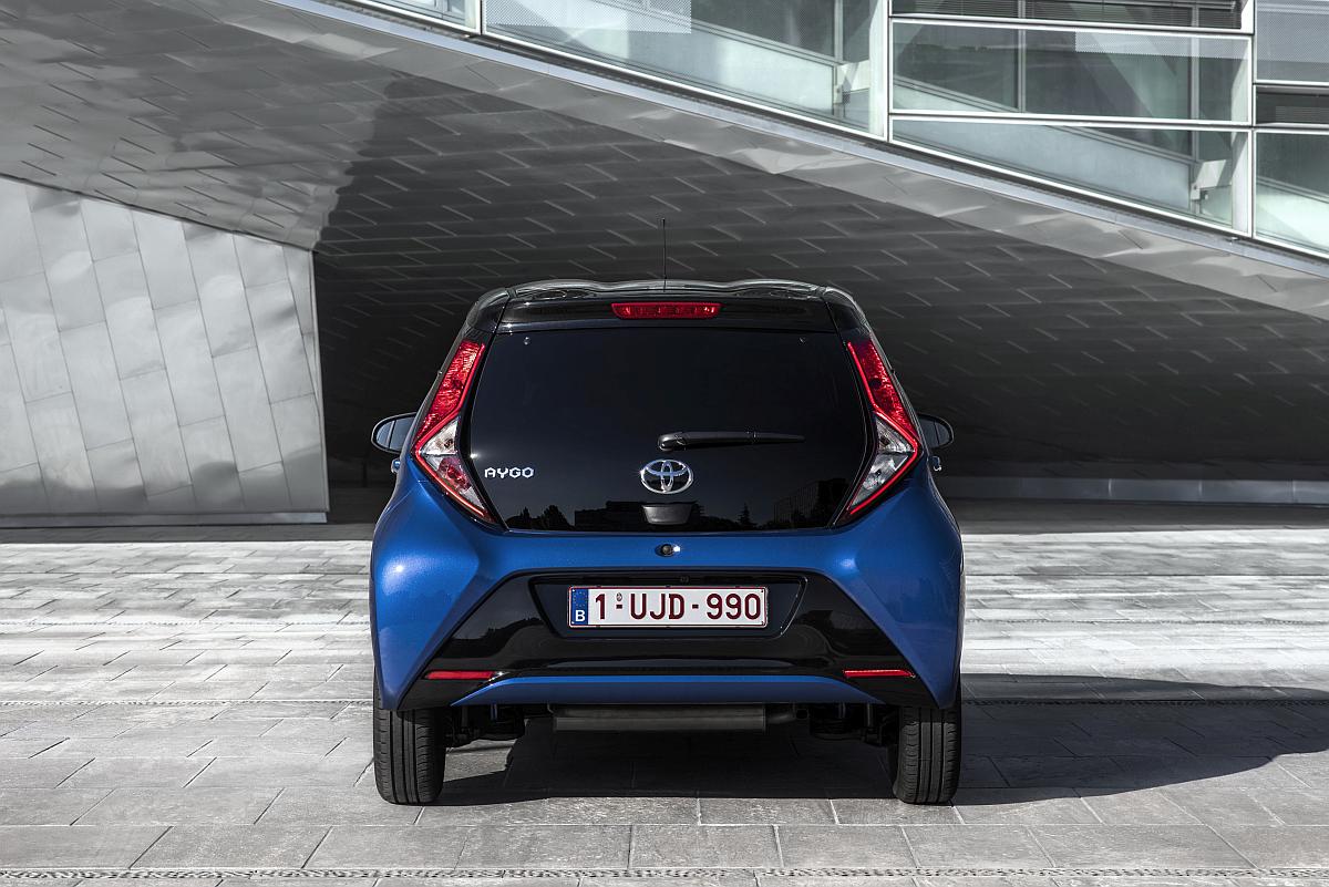 AYGO_Blue_032