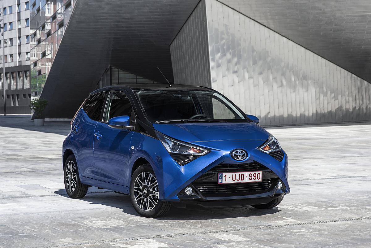 AYGO_Blue_033