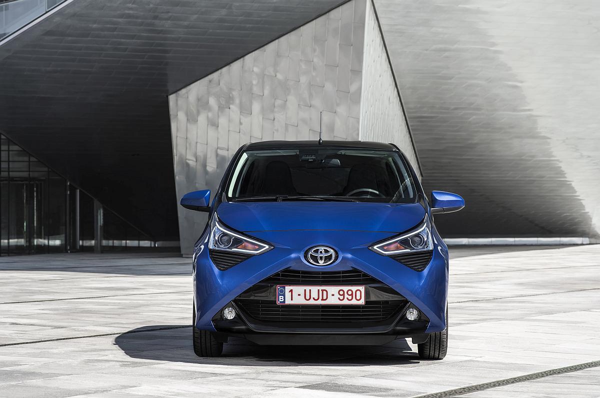 AYGO_Blue_034