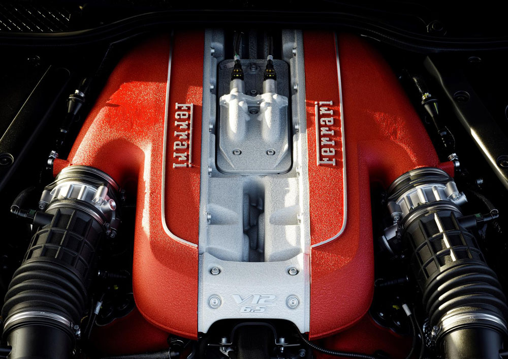 Ferrari-V12-Superfast-Motor